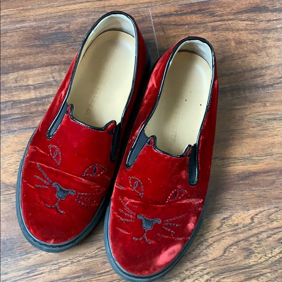 2 pair of shoes. Size 35. - Picture 2 of 5